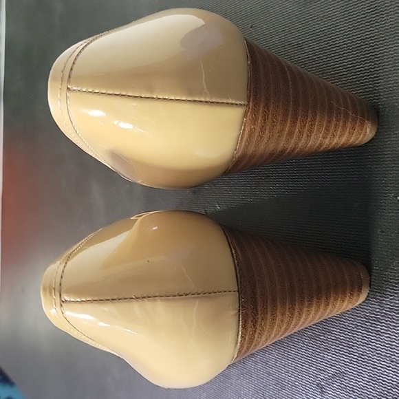 Coach shoes size 8 in Tan - Picture 2 of 5